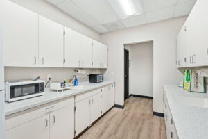 22 web or mls 1220 Liberty St NE