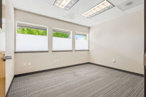 32 web or mls 1220 Liberty St NE