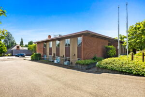 4 web or mls 1730 commercial st se 4