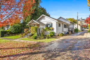 4 web or mls 765 liberty st se 4