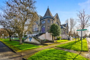 27 web or mls 820 Jefferson St NE