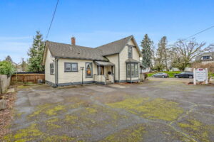 2 web or mls 830 Saginaw St S