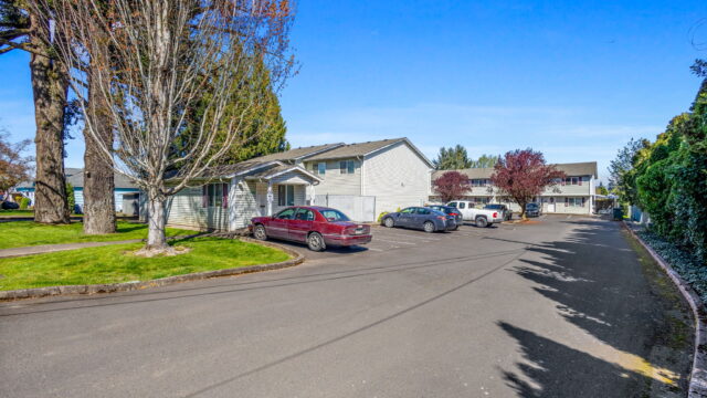 17 web or mls Warren St S