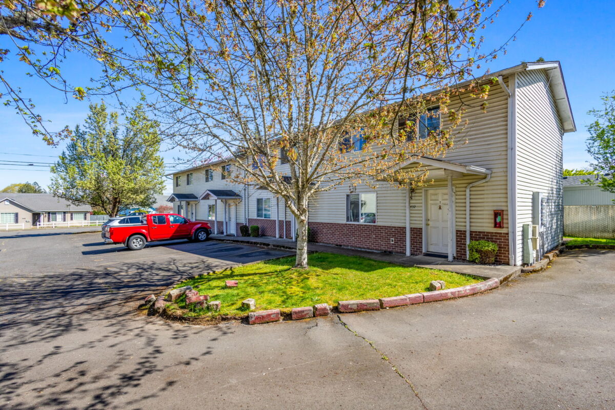 28 web or mls Warren St S