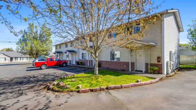 28 web or mls Warren St S