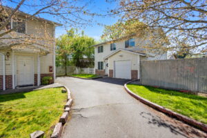 30 web or mls Warren St S