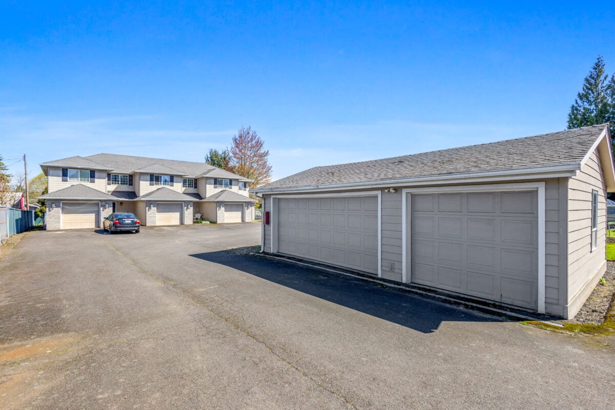 8 web or mls Warren St S