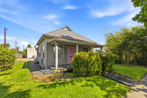 1 web or mls 1994 Commercial St NE