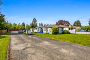 1 web or mls 224 Stark St N