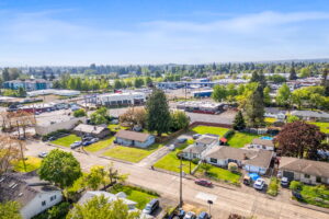 12 web or mls 224 Stark St N Drone