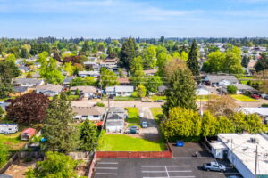 15 web or mls 224 Stark St N Drone