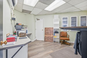 32 web or mls 1985 Liberty St NE