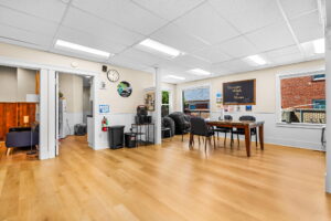 29 web or mls 1800 State St29