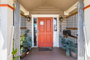 4 web or mls 1800 State St4