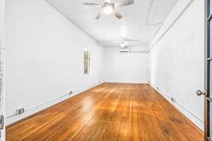 18 print 920 Commercial St SE17