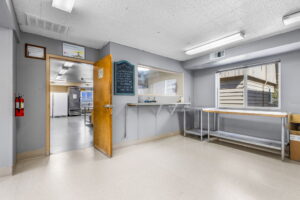 18 web or mls 1901 Front St NE18
