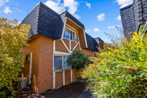 2 web or mls 540 Polk ST