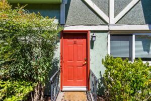 3 web or mls 540 Polk ST