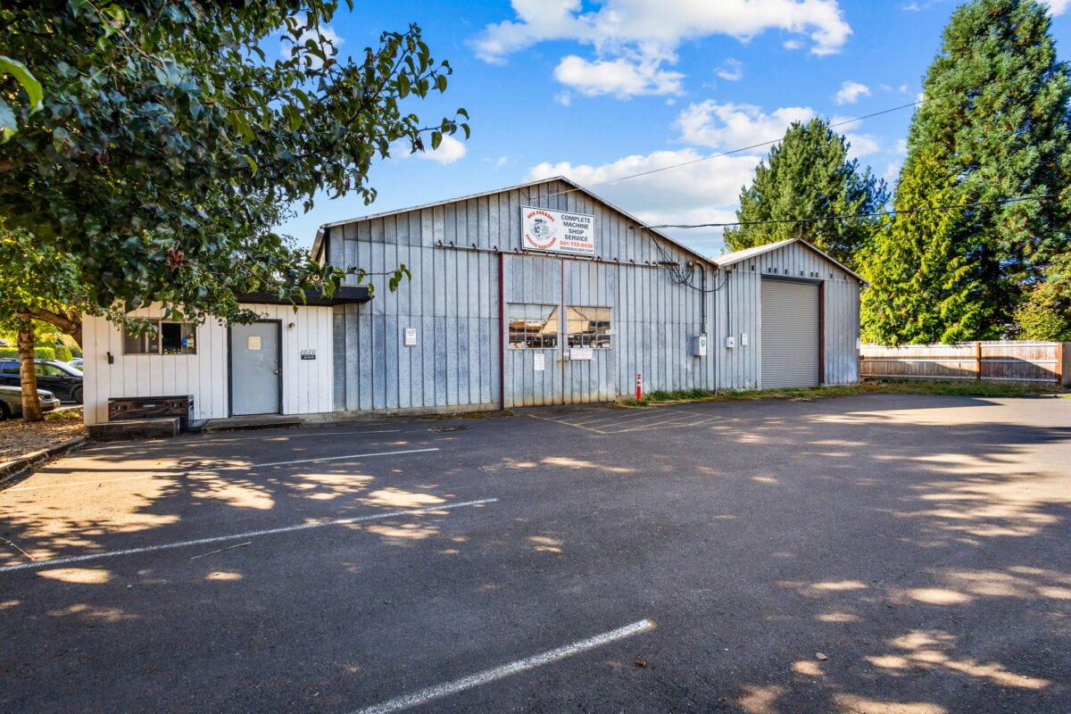 4 web or mls 1010 SW A Ave3