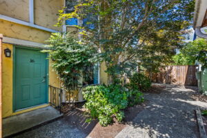 4 web or mls 540 Polk ST