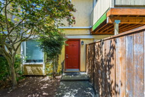 5 web or mls 540 Polk ST