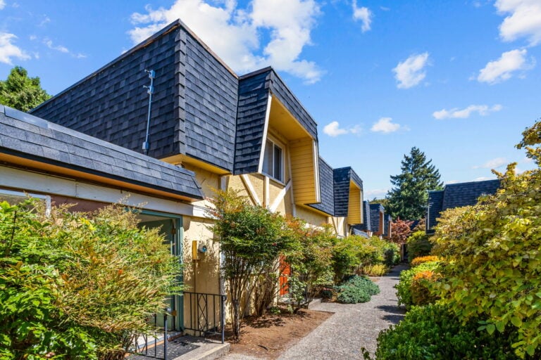 6 web or mls 540 Polk ST